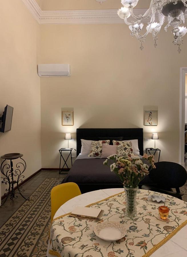 Lex Suites Катания Екстериор снимка