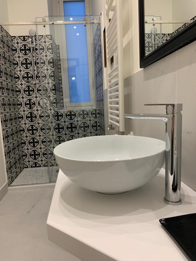 Lex Suites Катания Екстериор снимка