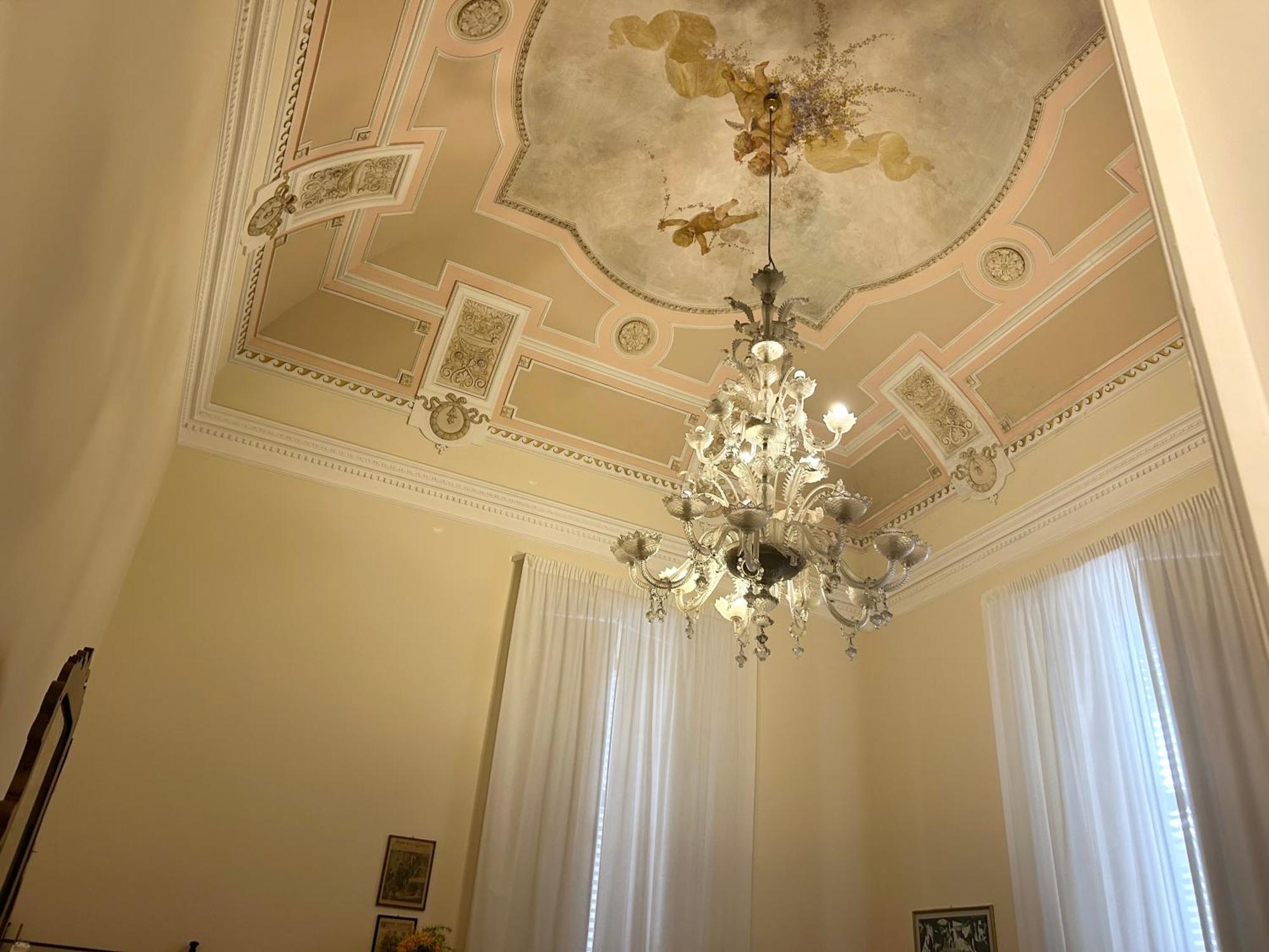 Lex Suites Катания Екстериор снимка